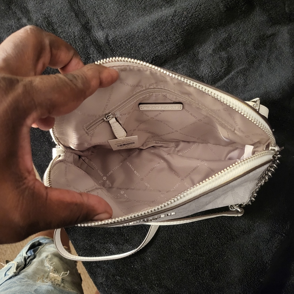 Mk Purse - Picture 2 of 3